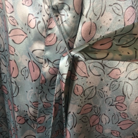 Thalia Sodi intimates satin silky feeling wrap robe kimono size small/medium - Picture 13 of 13